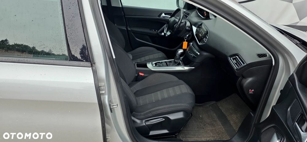 Peugeot 308 BlueHDi 120 EAT6 Stop & Start Allure - 19