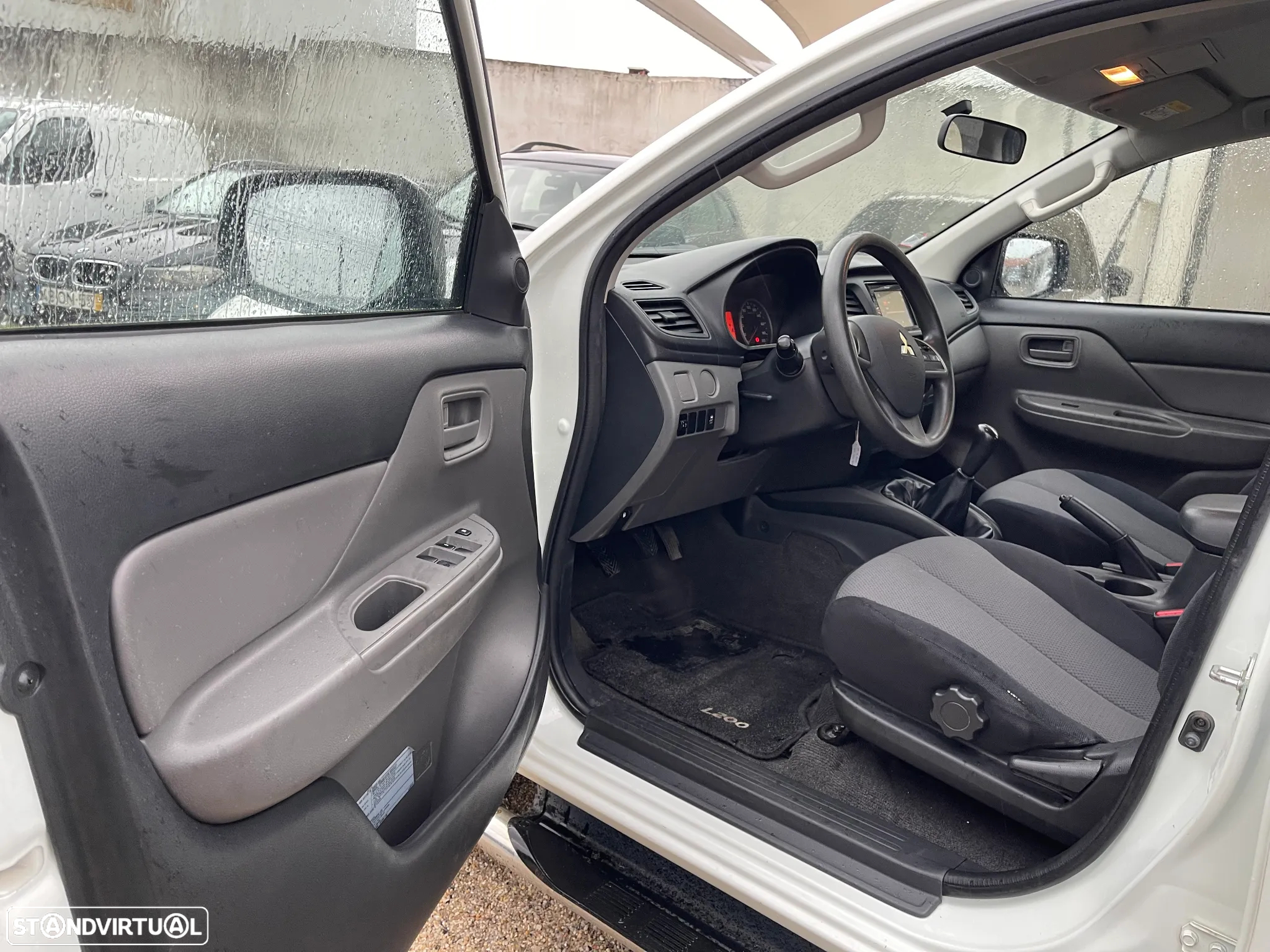 Mitsubishi L200 2.4 DI-D CD INVITE 4WD - 14