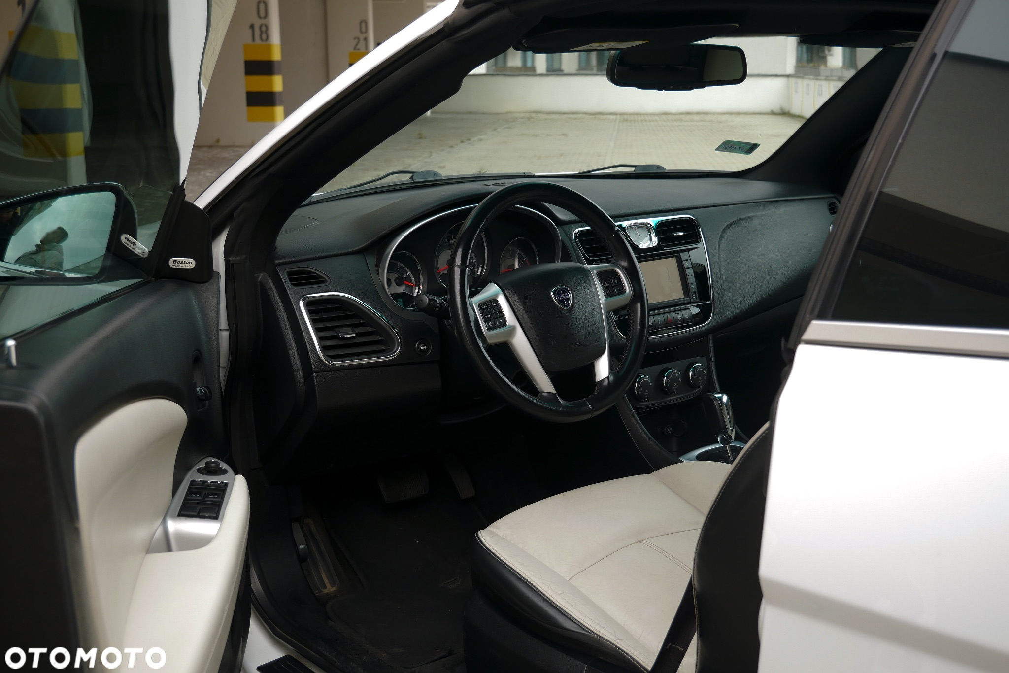 Chrysler 200 - 22