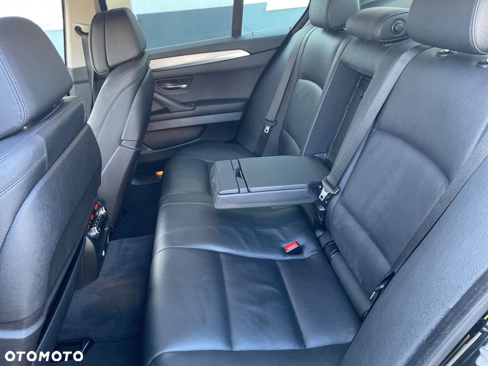 BMW Seria 5 535d Sport-Aut Luxury Line - 12