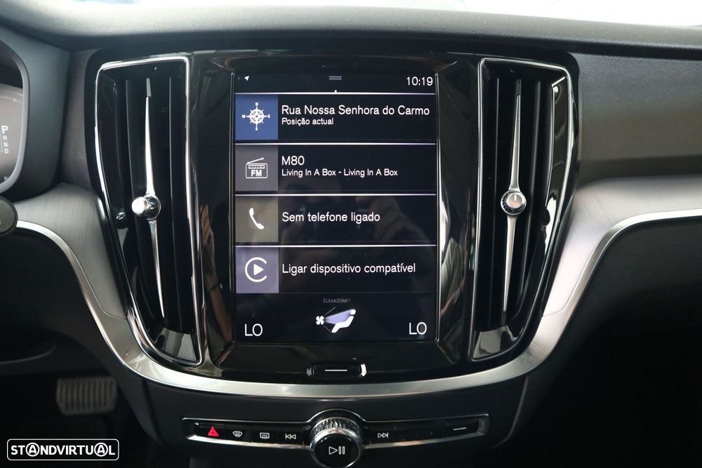 Volvo V60 2.0 D4 Momentum Geartronic - 19