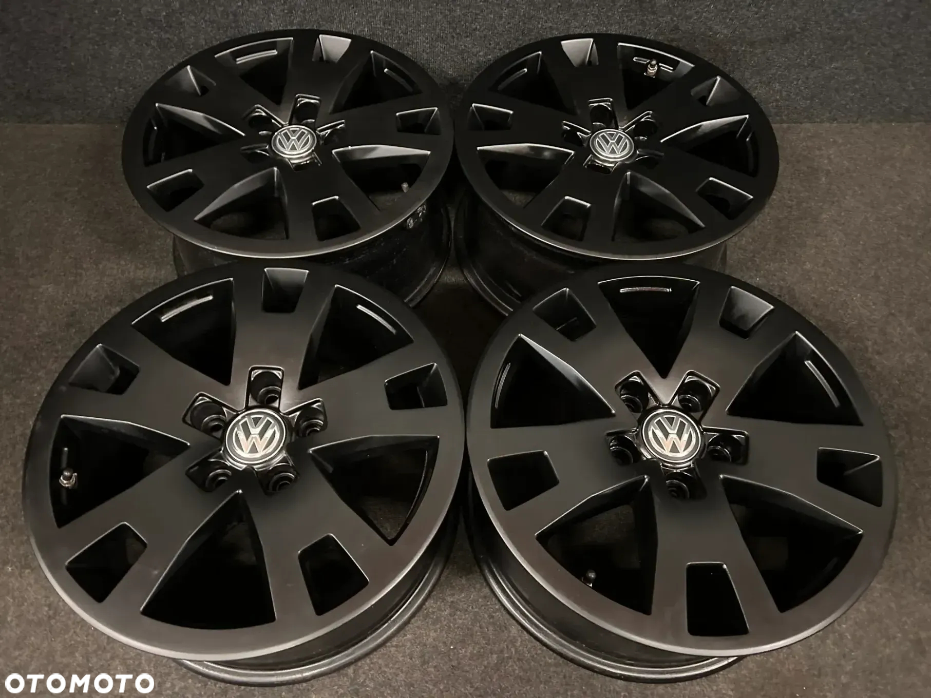 Alufelgi VW Amarok, Multivan, Caravelle, T5, T6 17 cali 5x120 4szt. Ładne z czujnikami! - 5