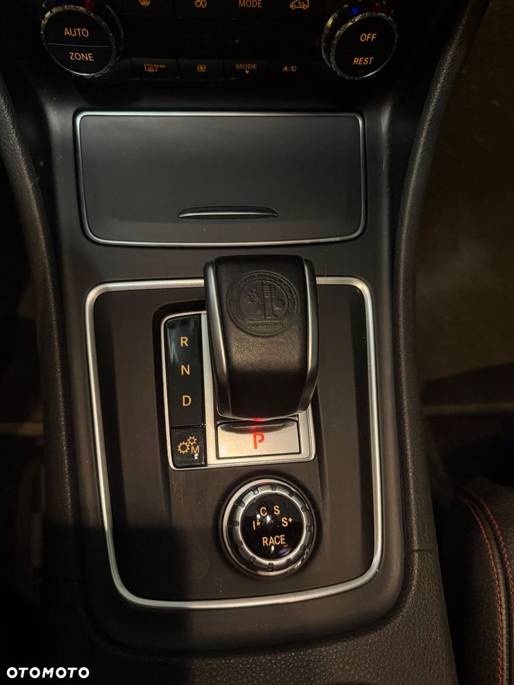 Mercedes-Benz GLA AMG 45 4-Matic - 14