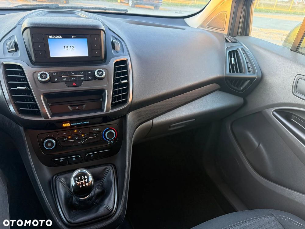 Ford Transit Connect - 15