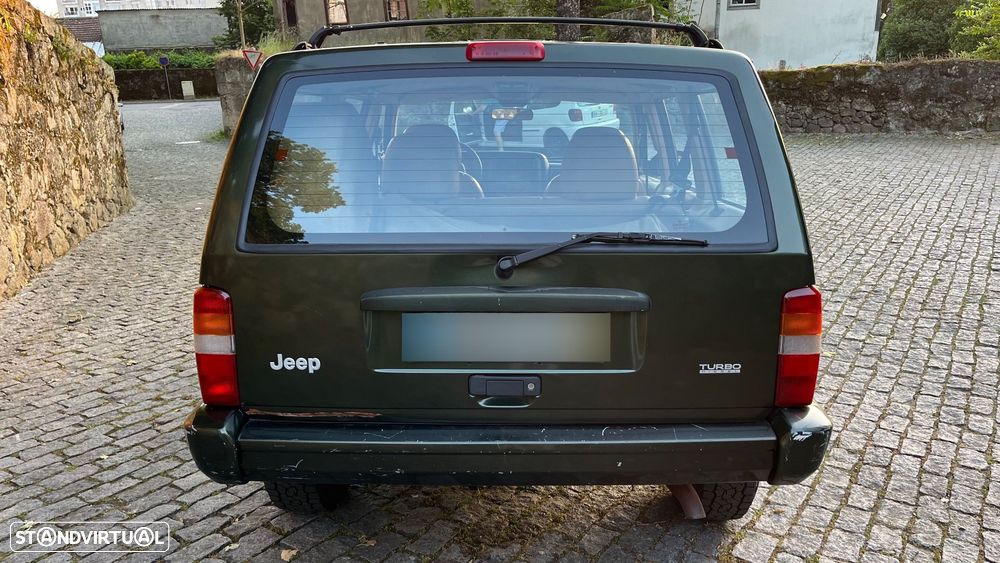 Jeep Cherokee - 11