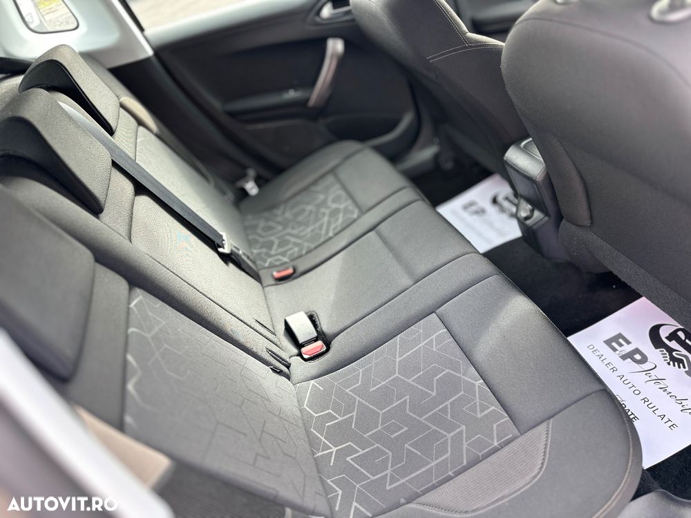 Peugeot 2008 1.2 L PureTech Allure - 7