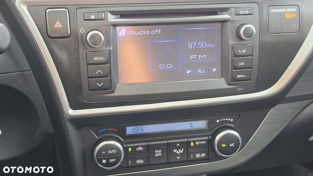 Toyota Auris 1.4 D-4D Premium + EU5 - 15