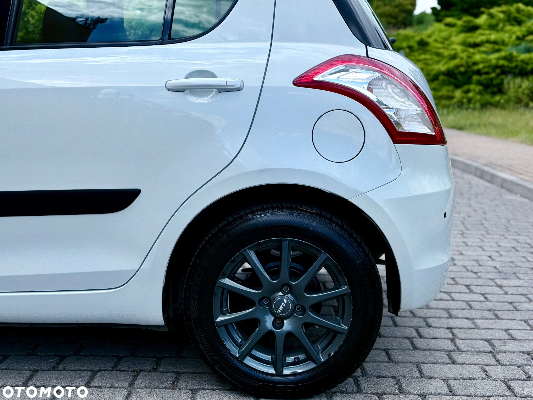 Suzuki Swift 1.2 Premium - 10