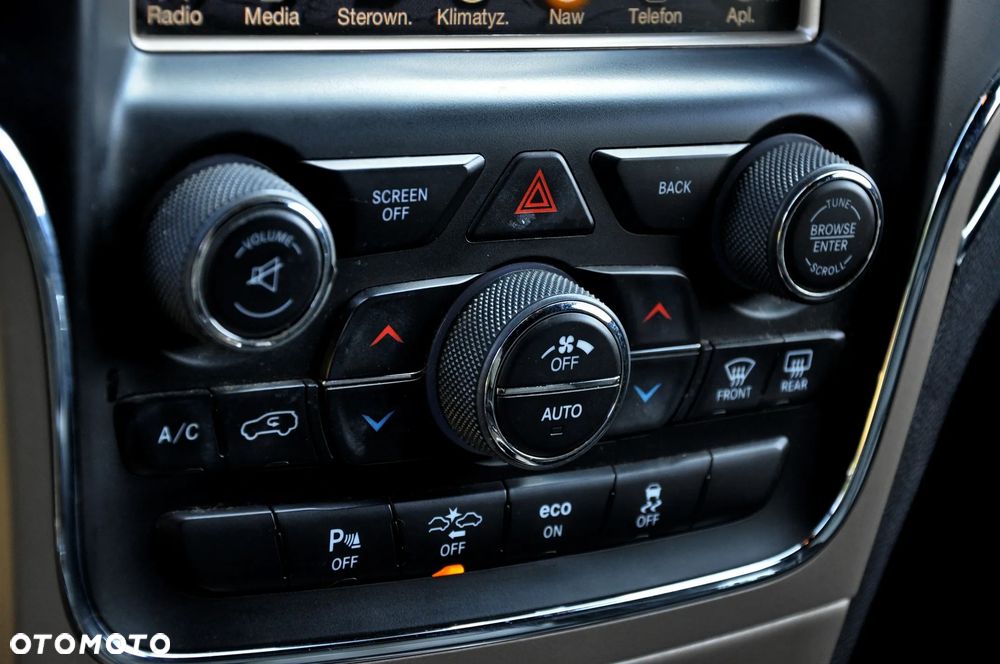 Jeep Grand Cherokee - 22