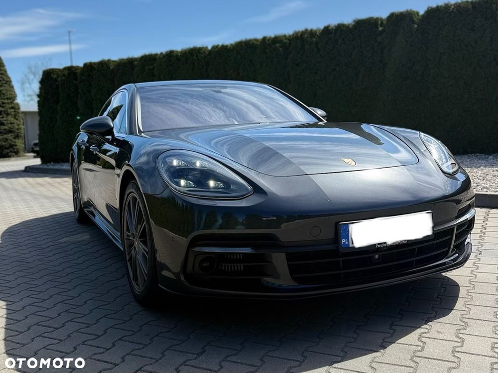 Porsche Panamera - 1