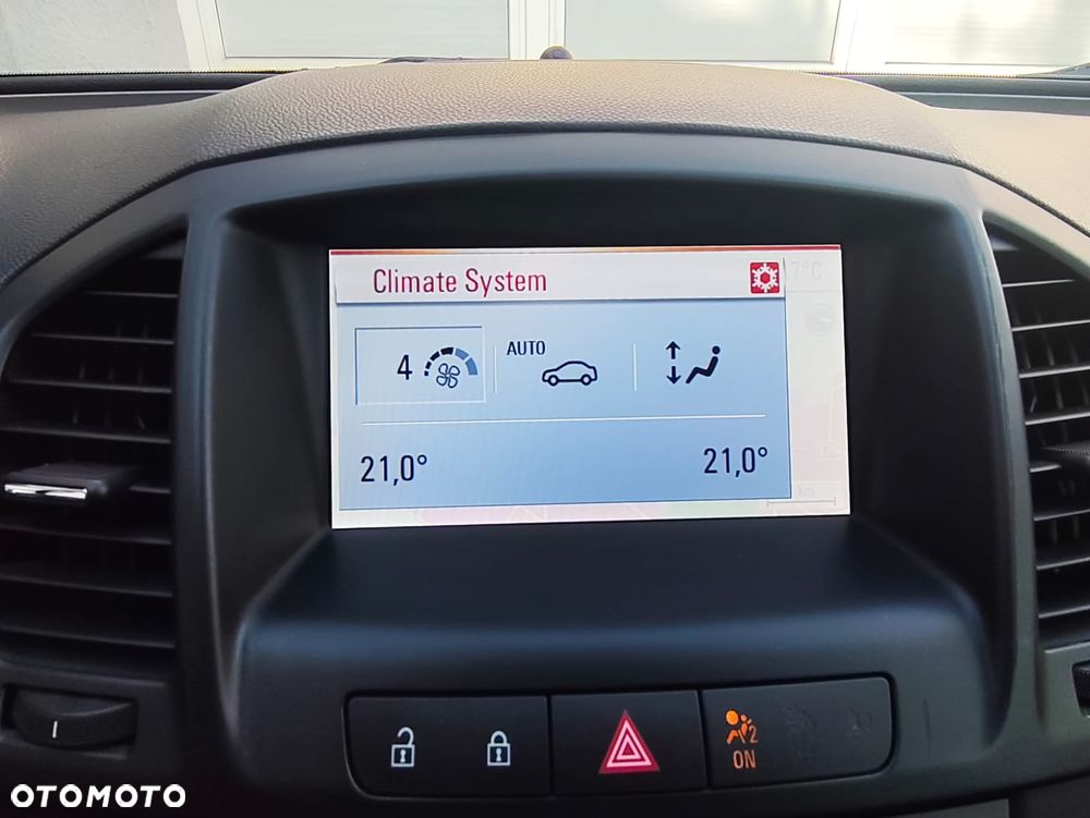 Opel Insignia 1.6 Turbo Cosmo - 26