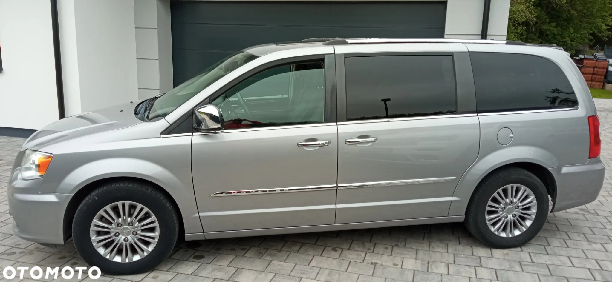 Chrysler Town & Country 3.6 Limited - 7
