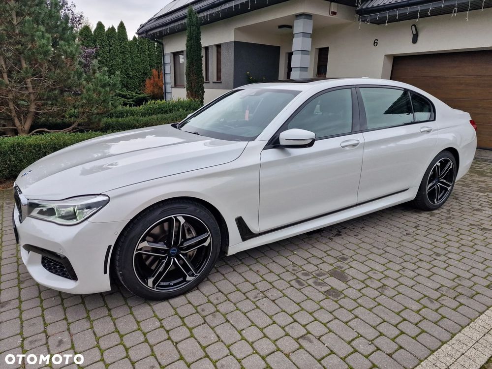 BMW Seria 7 750i xDrive - 31