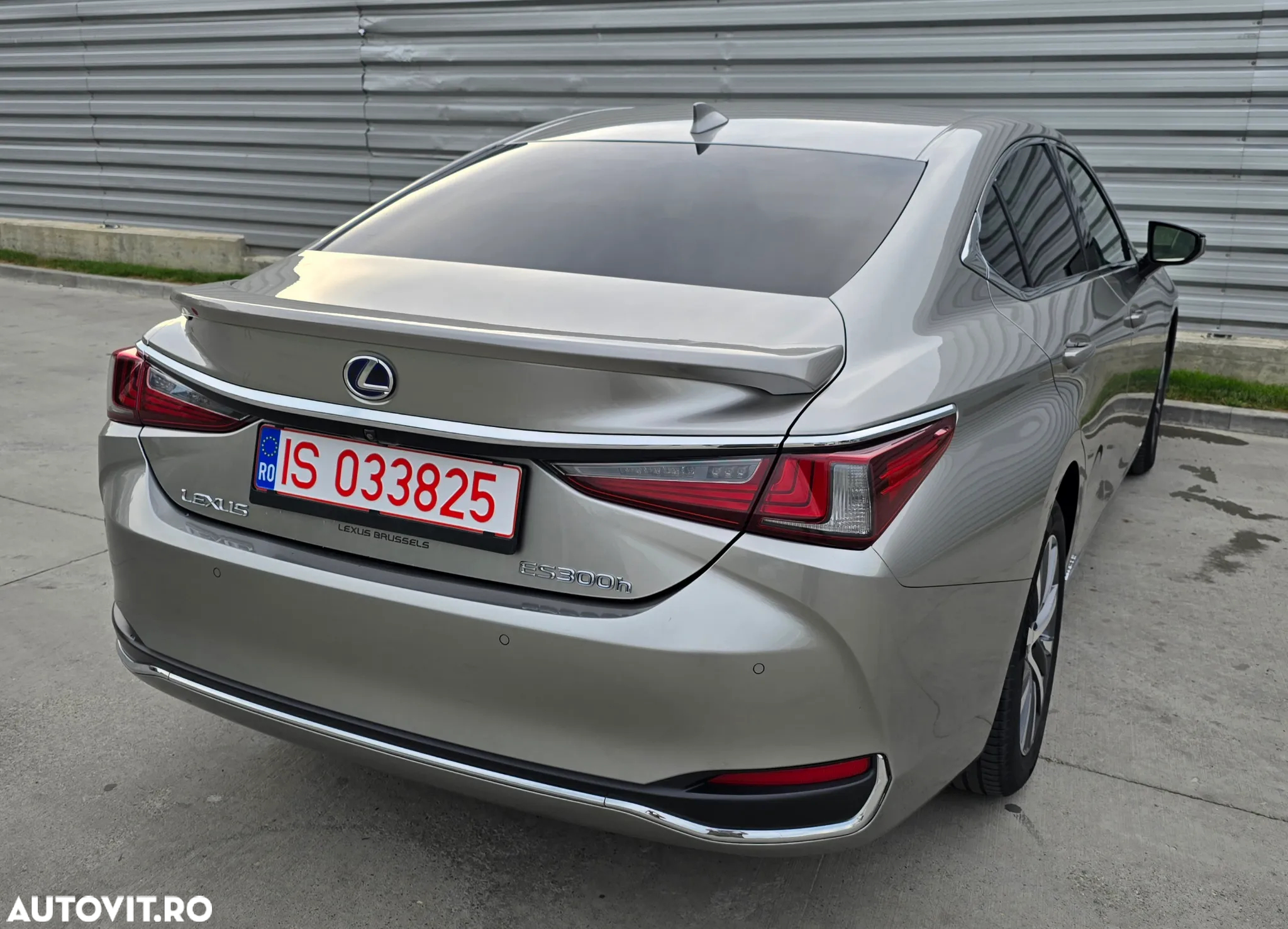Lexus Seria ES 300h 2.5 TNGA HV 25H- 4X2 CVT Business - 12