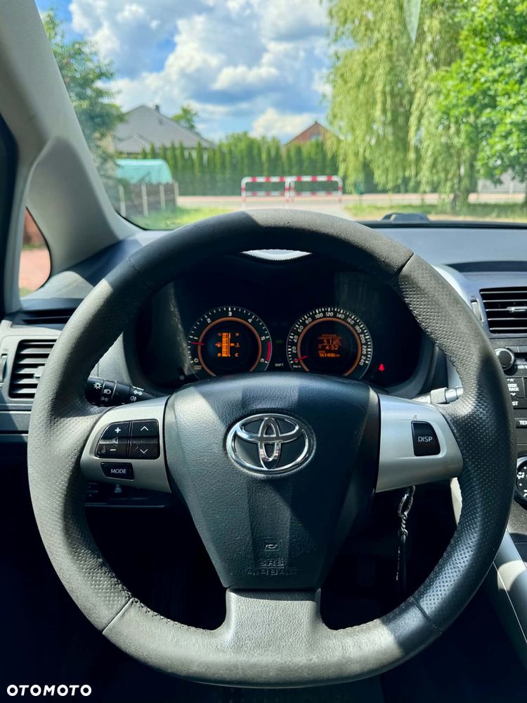 Toyota Auris - 16