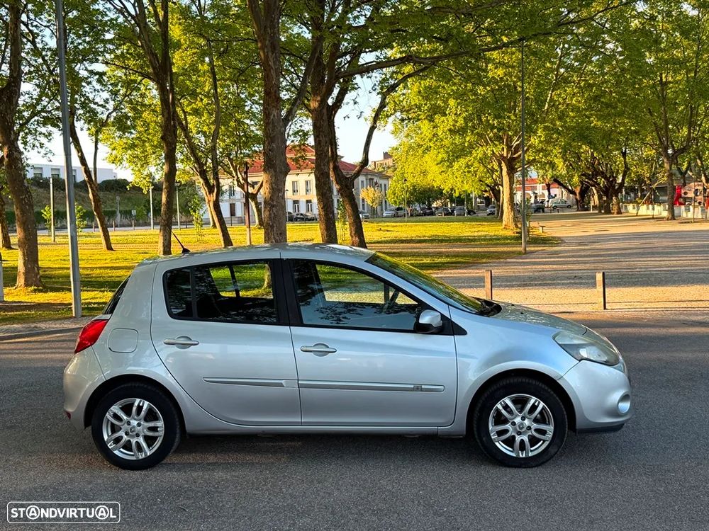 Renault Clio 1.5 dCi Dynamique S - 11