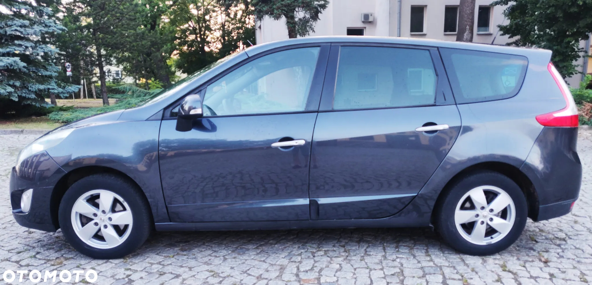 Renault Grand Scenic 1.9 dCi FAP Privilege - 5