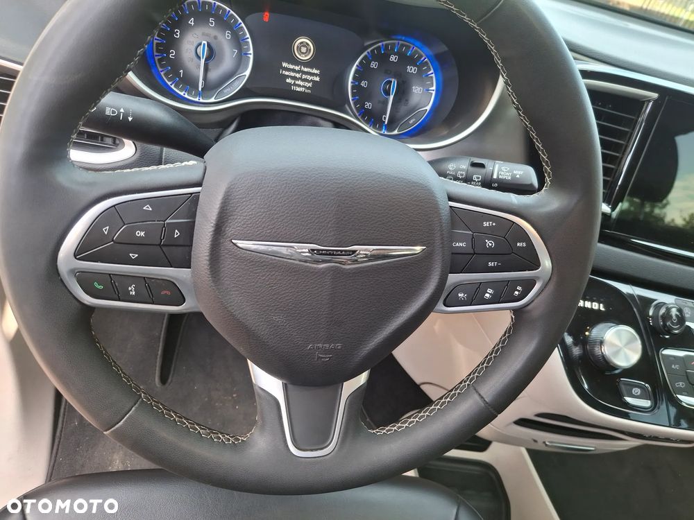 Chrysler Pacifica - 19
