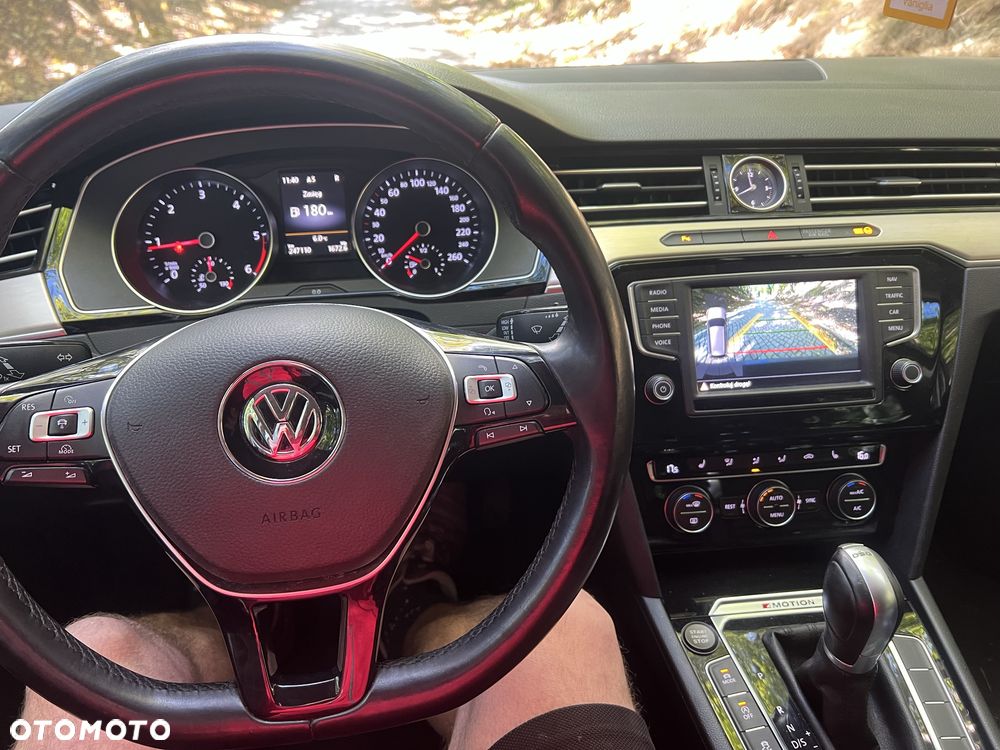Volkswagen Passat - 6