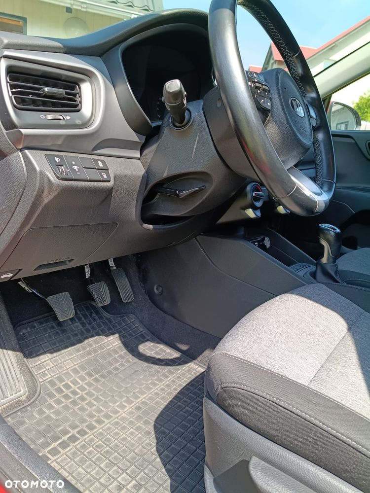 Kia Stonic 1.4 L - 23