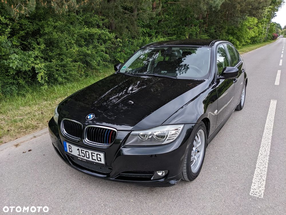 BMW Seria 3 318i Edition Exclusive - 1
