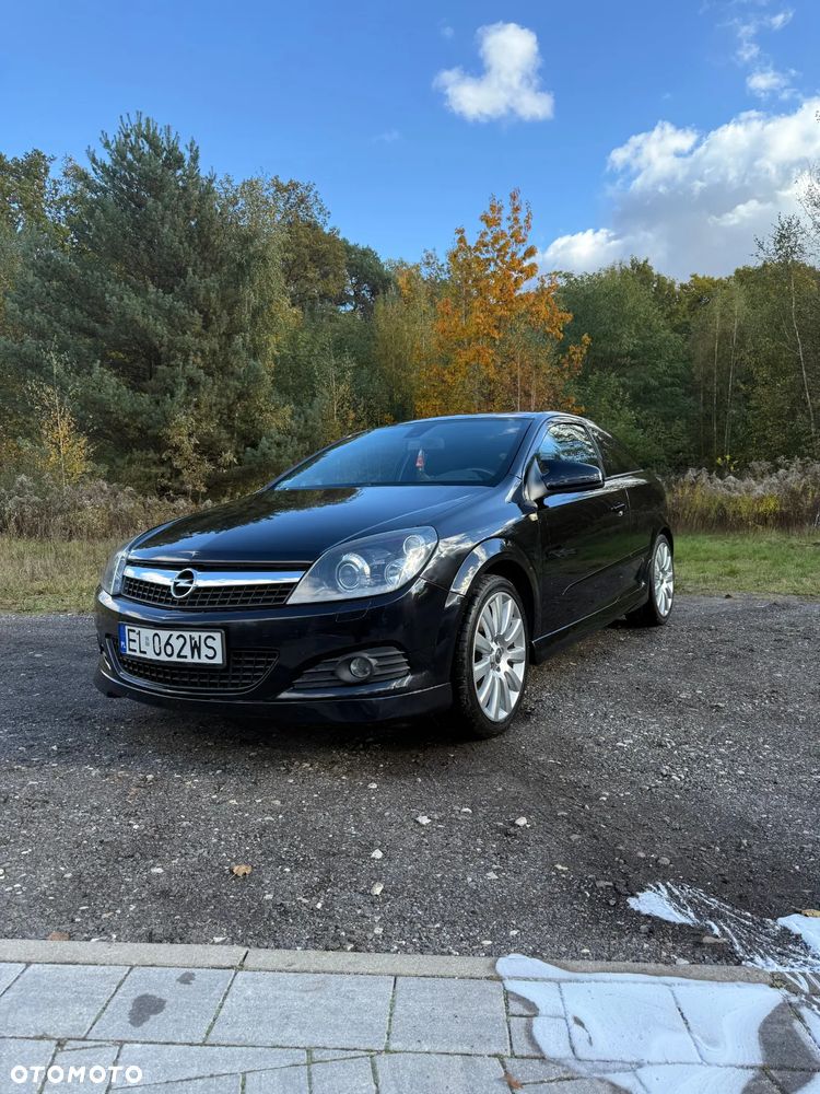 Opel Astra III GTC 1.6 T Cosmo - 1