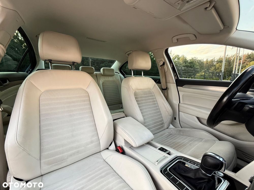 Volkswagen Passat - 17