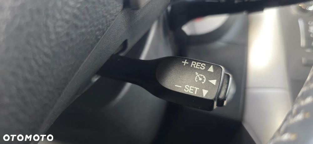 Toyota Auris 2.0 D-4D Premium - 19