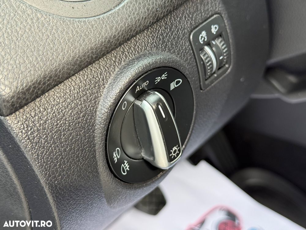 Volkswagen Golf Plus 2.0 TDI DPF MATCH - 12