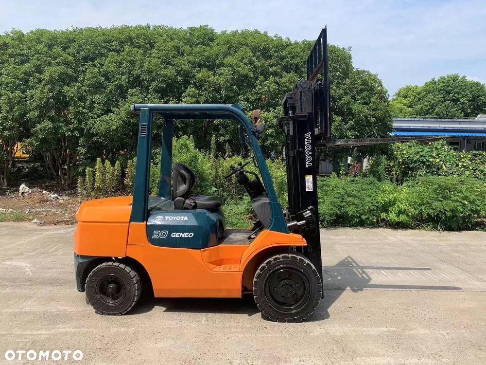 Toyota FD 30 Geneo 30 - 2