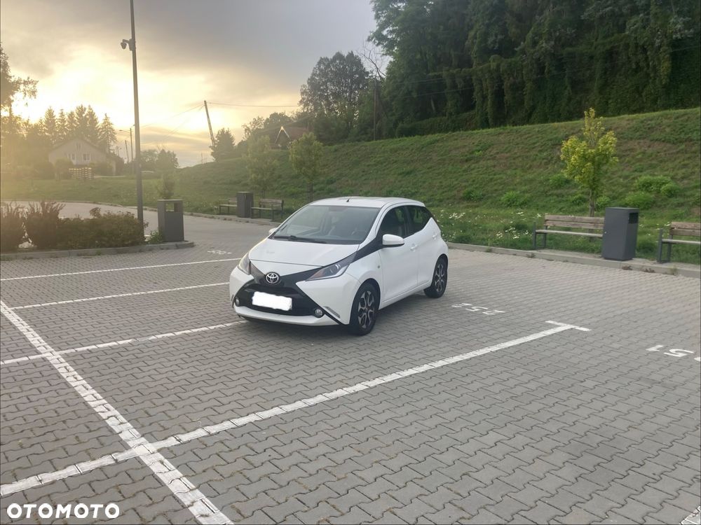 Toyota Aygo x-play Edition S+ - 10