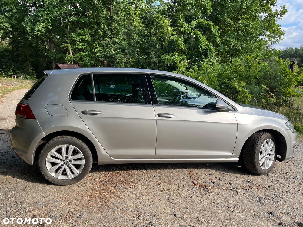 Volkswagen Golf - 2