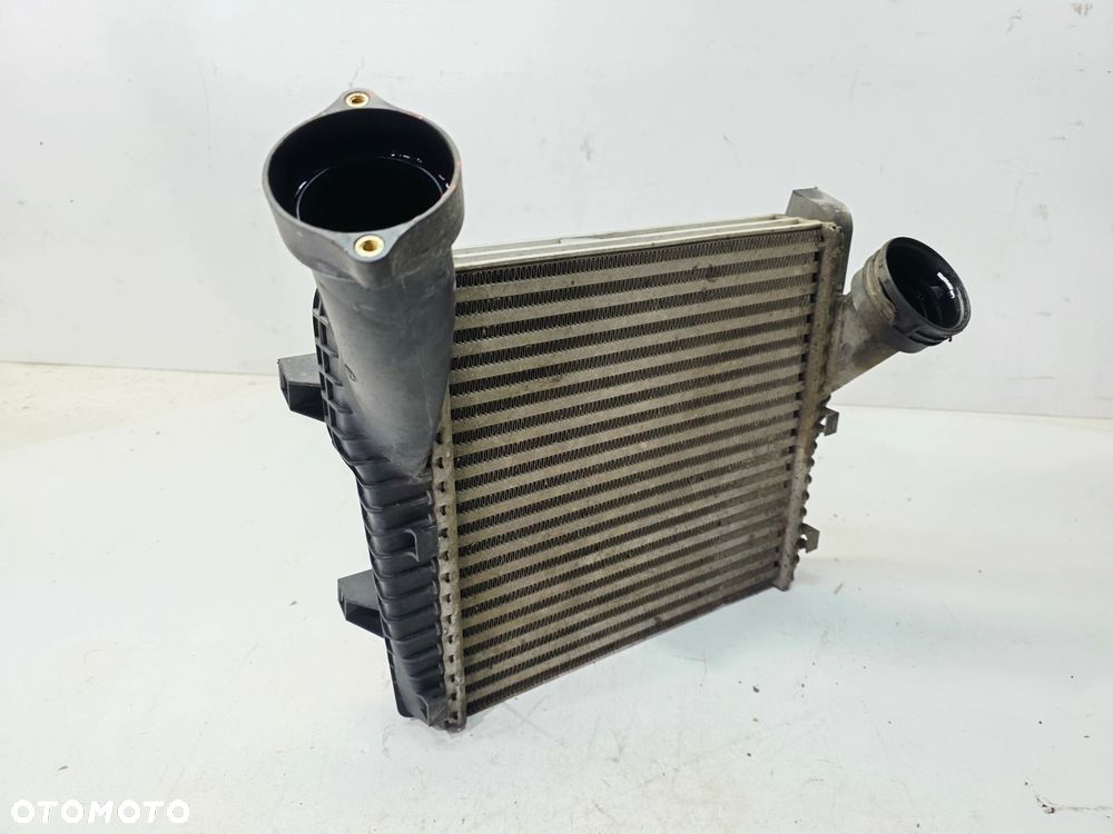 CHŁODNICA POWIETRZA INTERCOOLER LEWY AUDI Q7 4L 4.2 TDI 8ML376729561 - 4