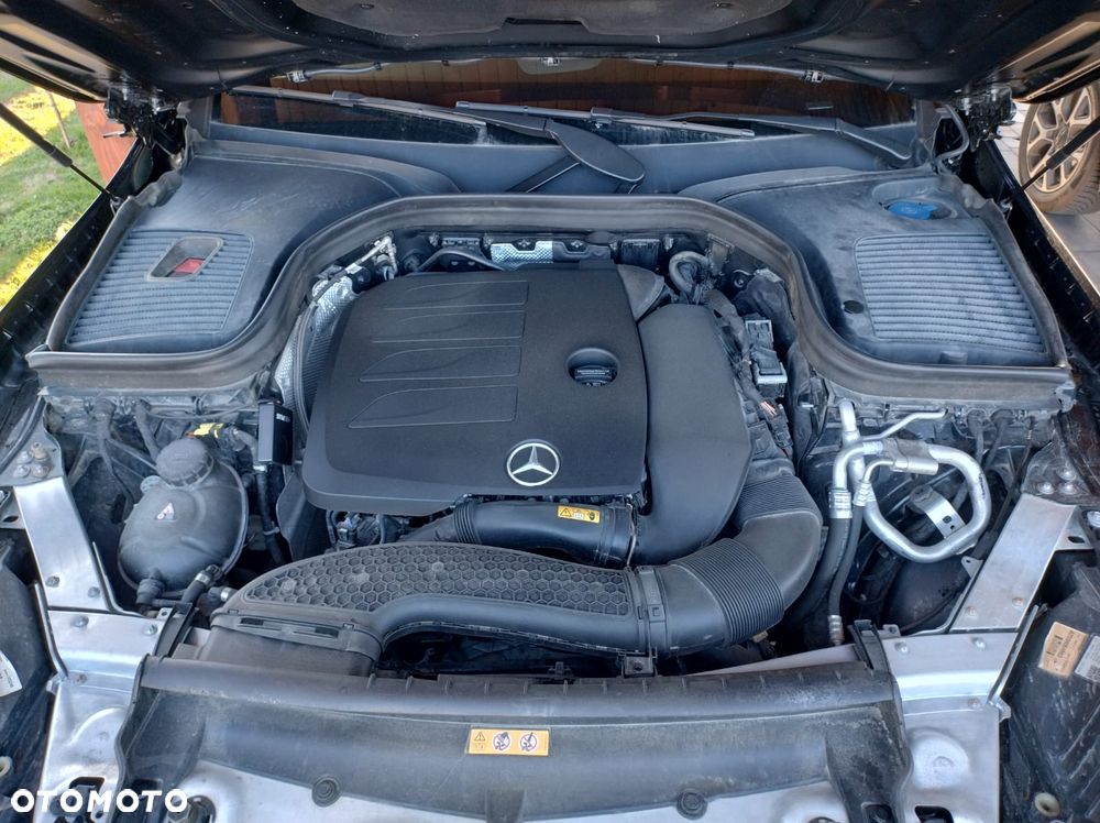 Mercedes-Benz GLC 300 4Matic 9G-TRONIC AMG Line - 15
