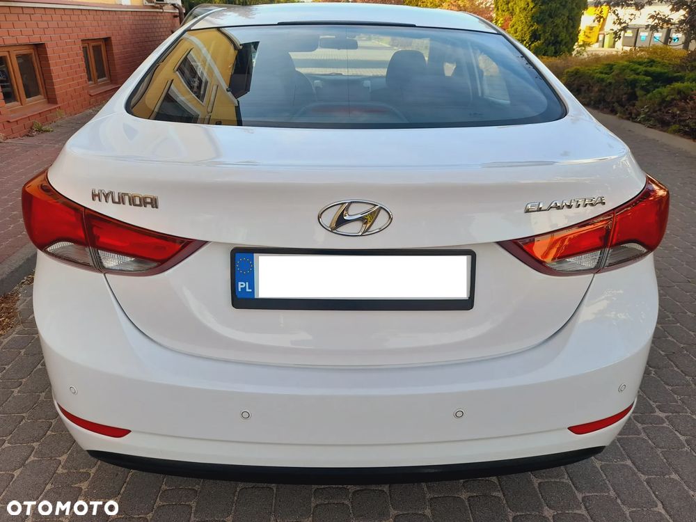 Hyundai Elantra 1.6 Comfort - 6