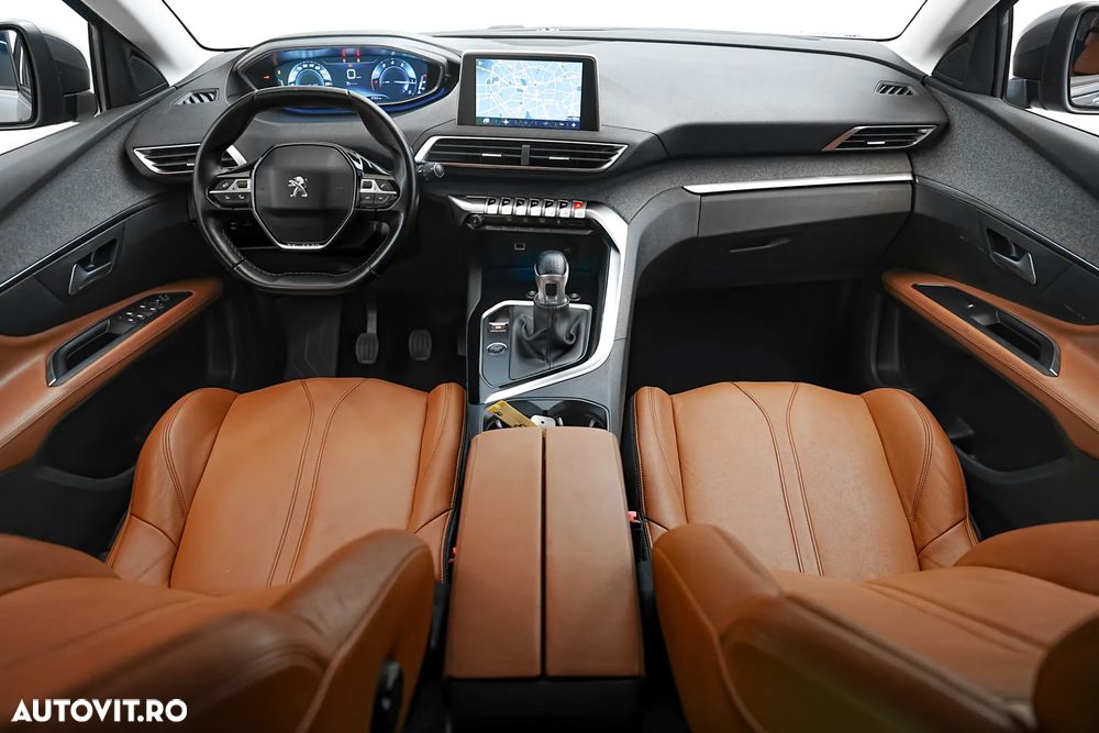 Peugeot 5008 PureTech 130 Stop & Start Allure Business-Paket - 1