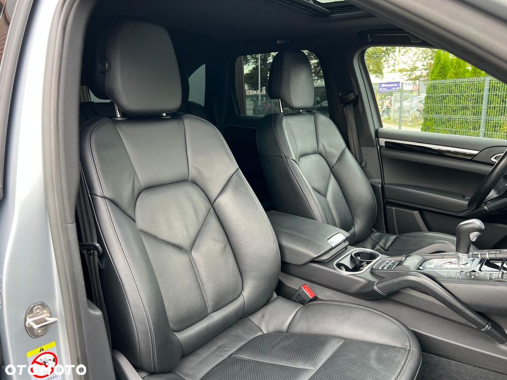 Porsche Cayenne - 23