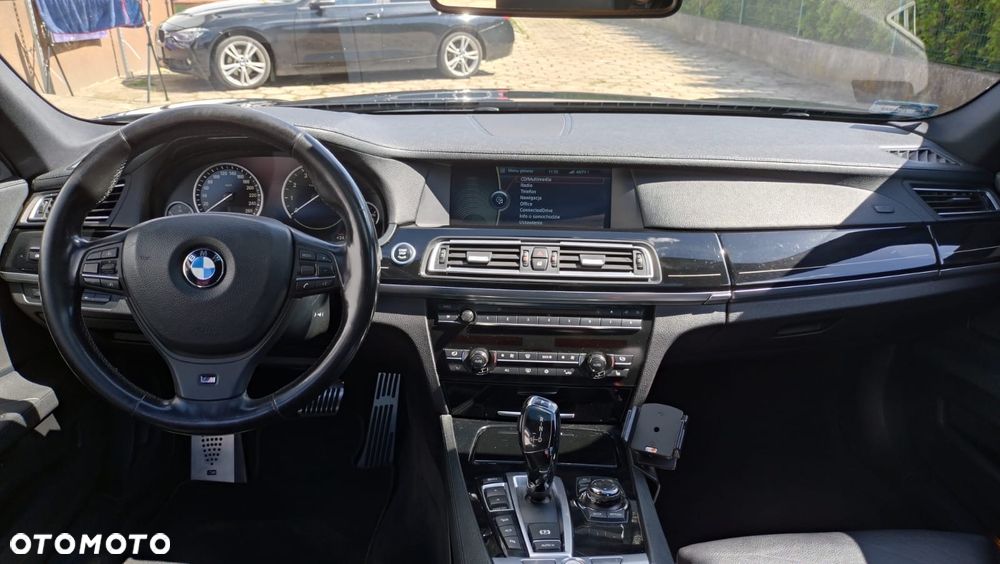 BMW Seria 7 750i xDrive - 10