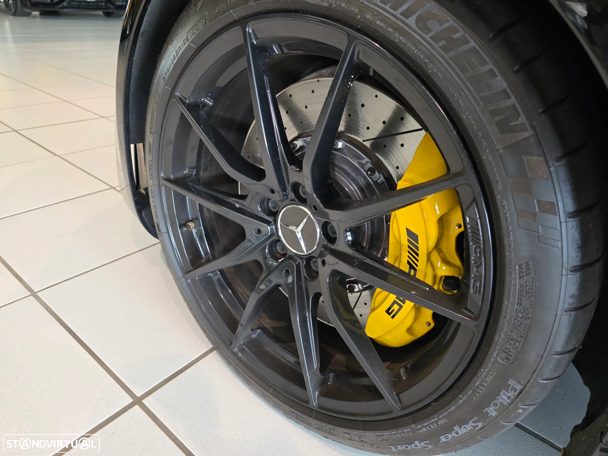 Mercedes-Benz AMG GT R - 27