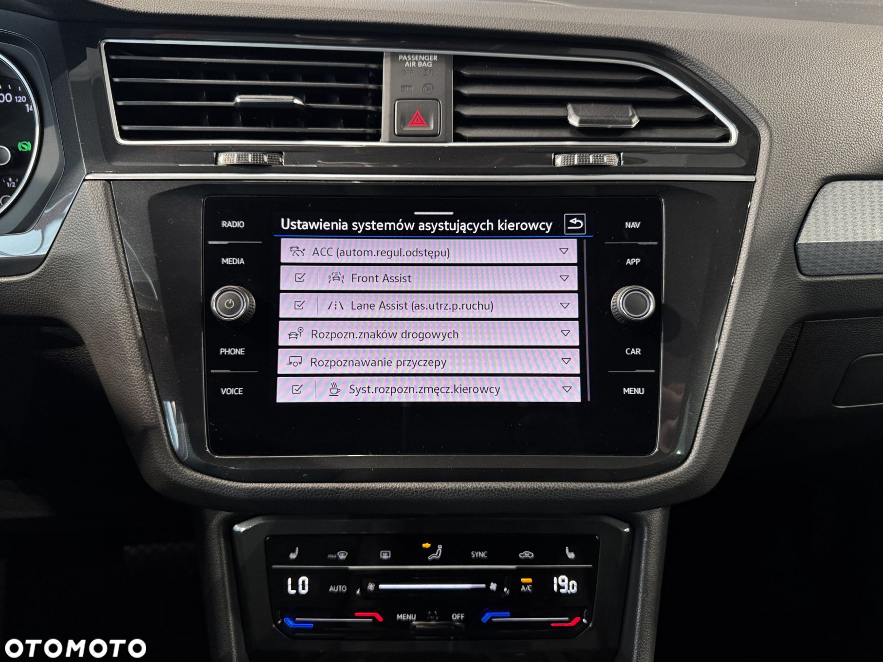 Volkswagen Tiguan - 28