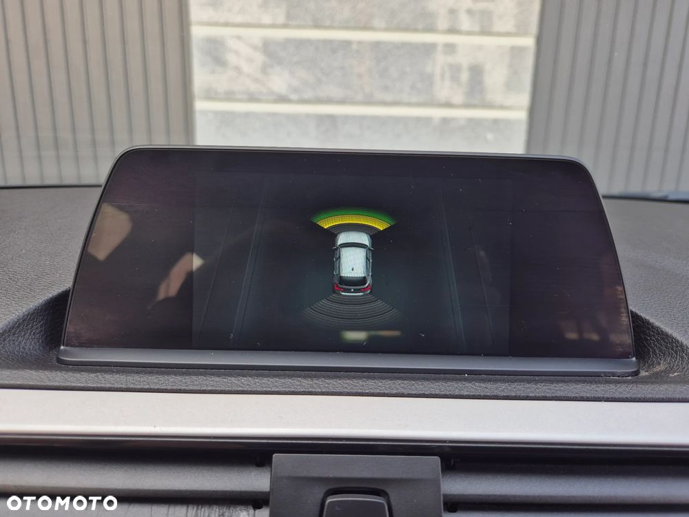 BMW Seria 1 116i - 11