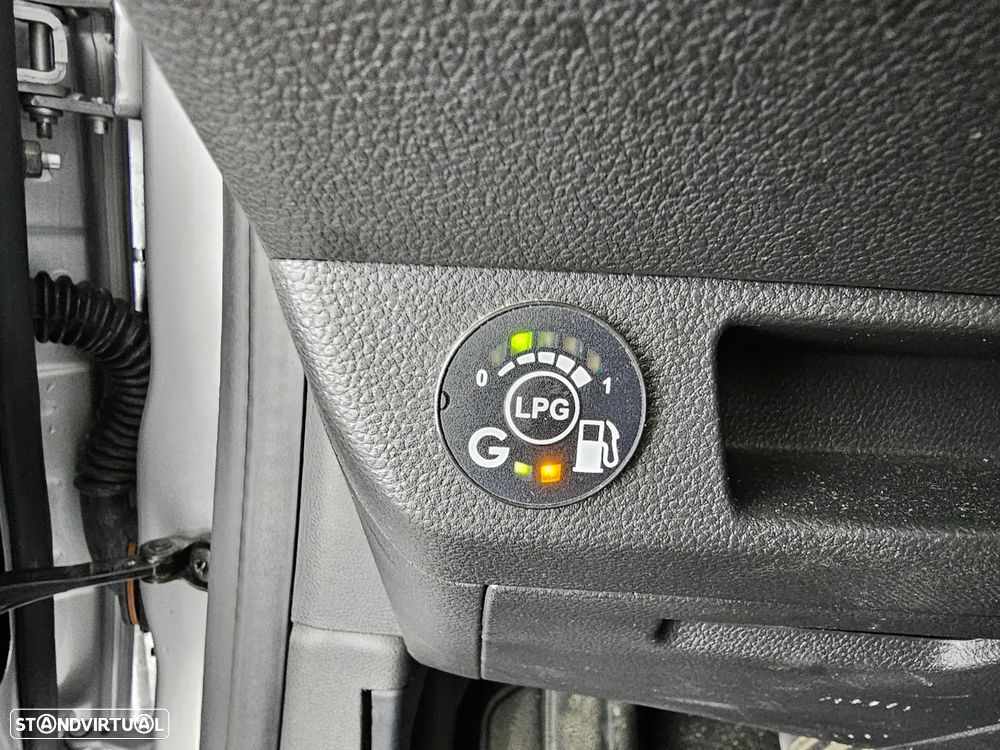 Renault Clio 1.0 TCe Limited Bi-Fuel - 11