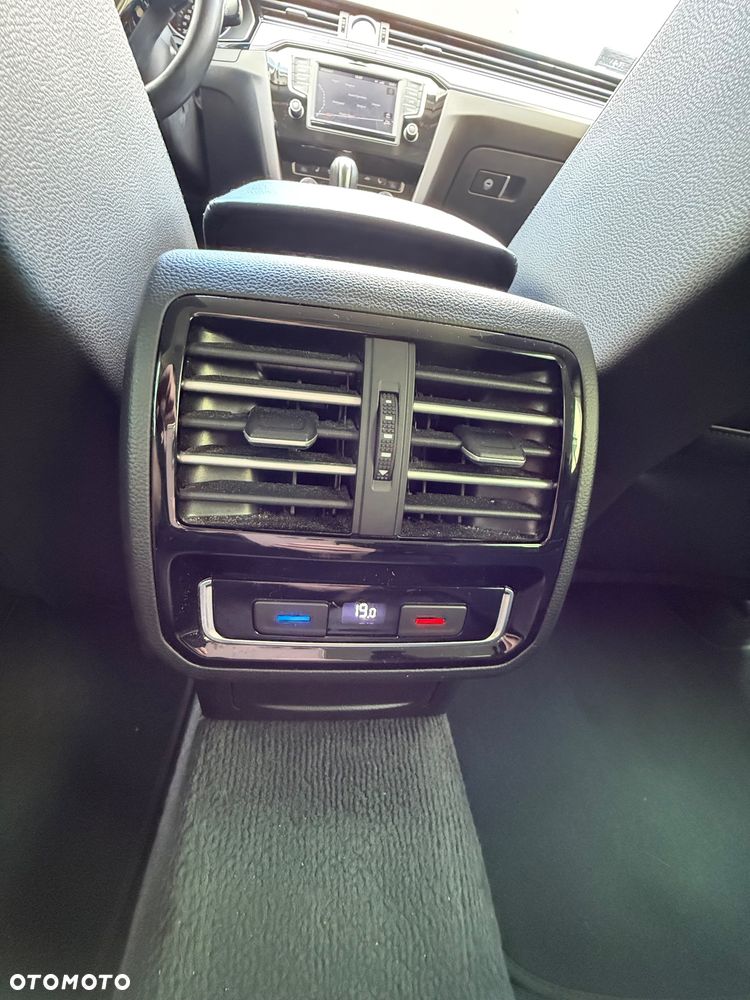 Volkswagen Passat - 10