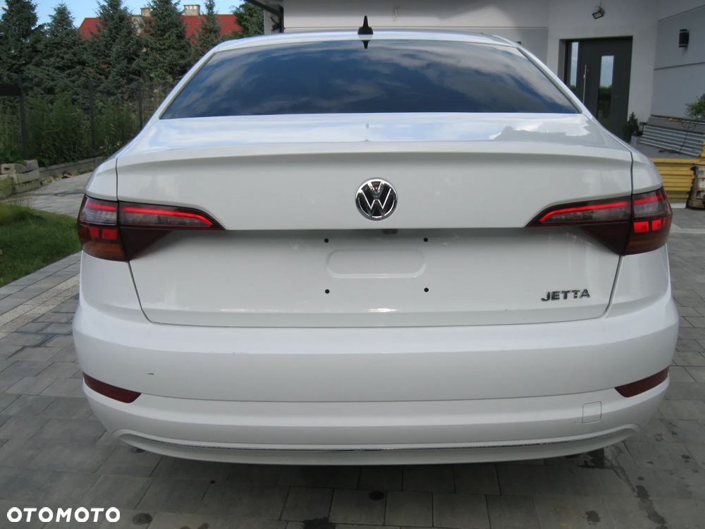 Volkswagen Jetta - 4