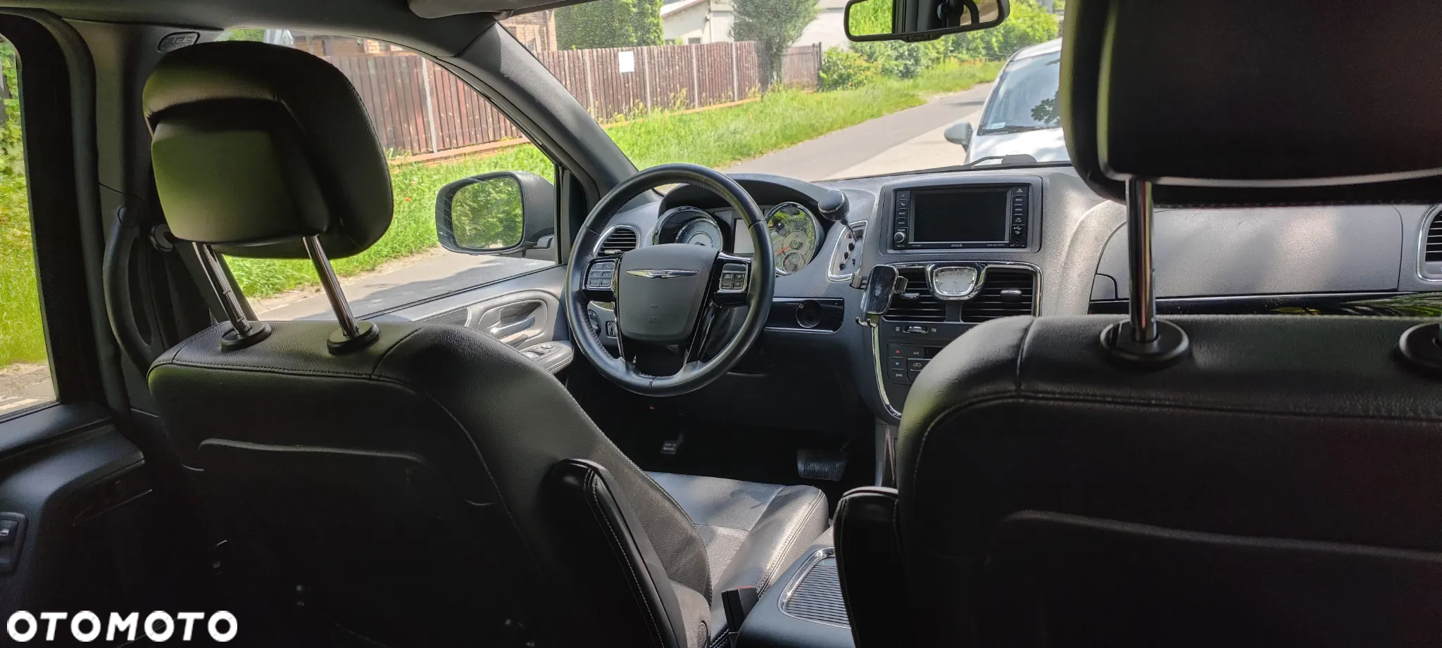 Chrysler Town & Country 3.6 Limited - 28