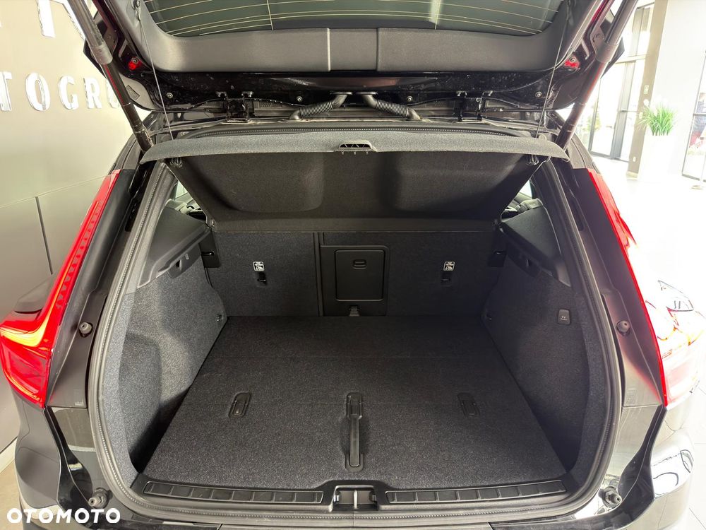 Volvo XC 40 B5 AWD Ultimate Dark - 21