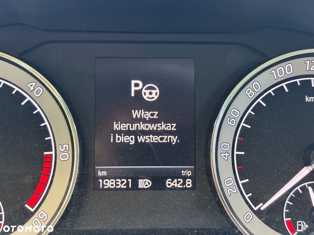 Skoda Superb 2.0 TDI SCR Style DSG - 29