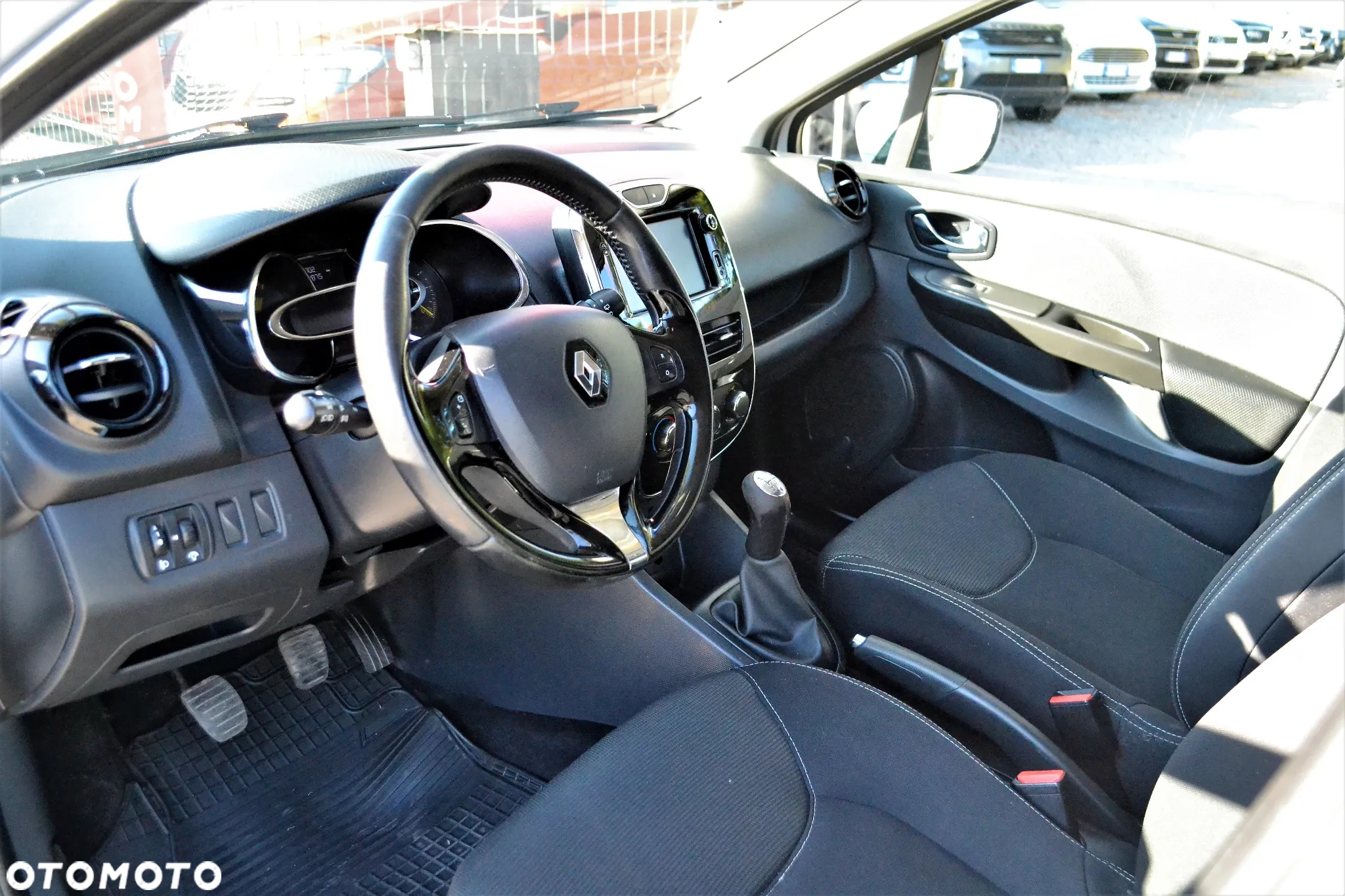 Renault Clio 1.5 dCi Energy Life - 8