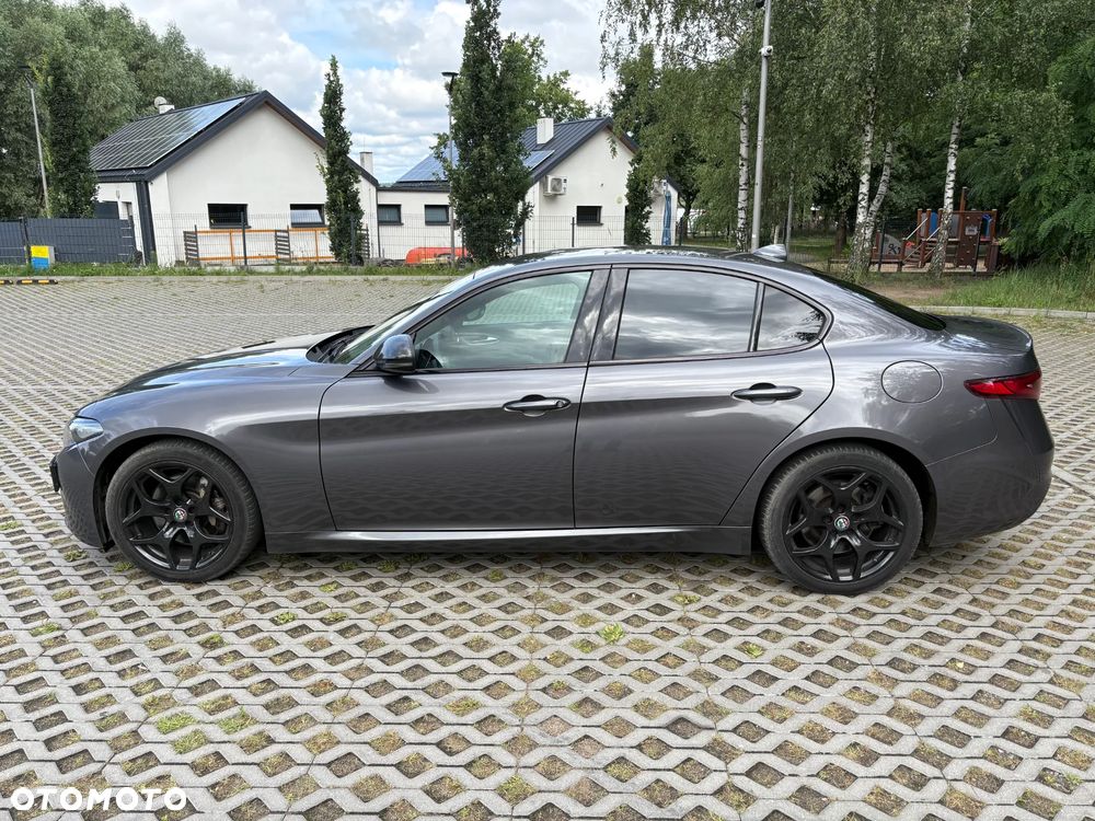 Alfa Romeo Giulia 2.2 AT8 Super - 11