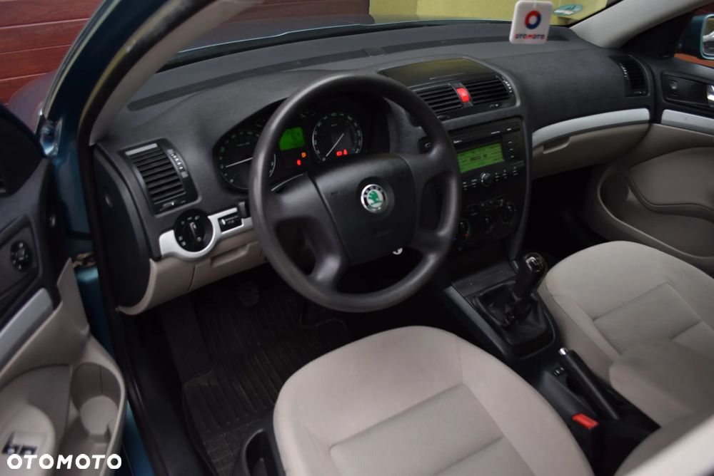 Skoda Octavia 1.6 Elegance - 12